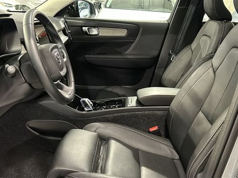 Certified 2026 Volvo XC40 B5 Plus AWD/4WD image 10