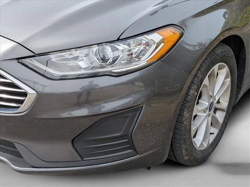 Used 2020 Ford Fusion SE FWD image 9