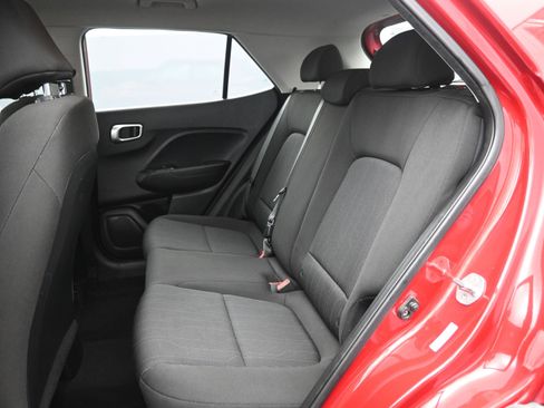 Used 2021 Hyundai Venue SE image 13