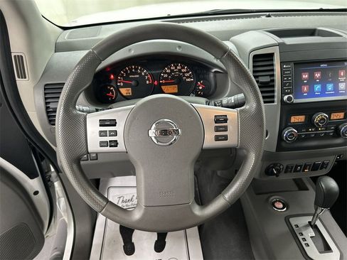 Used 2020 Nissan Frontier SV w/ Midnight Edition Floor Mats image 4