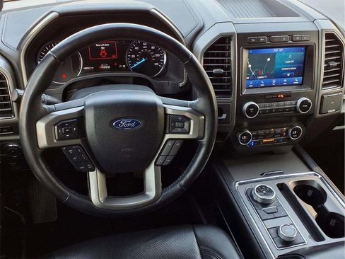 Used 2021 Ford Expedition XLT image 13