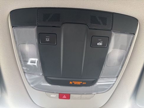 Used 2025 Kia Sportage EX image 30