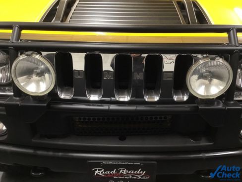 Used 2003 HUMMER H2 w/ Preferred Equipment Group image 16