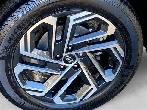 Used 2025 Hyundai Tucson Limited image 31