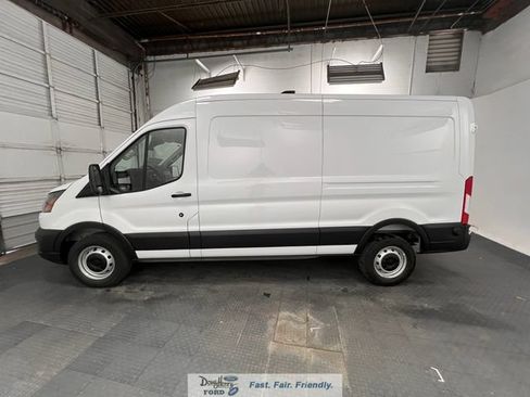New 2026 Ford Transit 250 148 Medium Roof w/ Load Area Protection Package RWD image 7