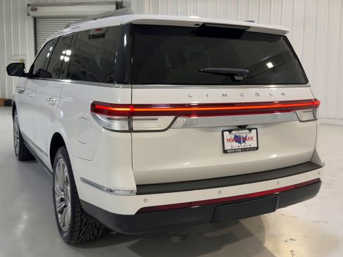 Used 2022 Lincoln Navigator Reserve RWD image 8