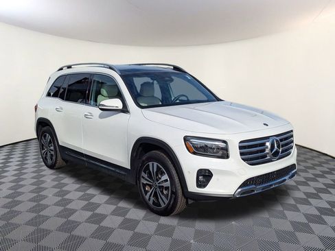 Used 2025 Mercedes-Benz GLB 250 4MATIC image 1