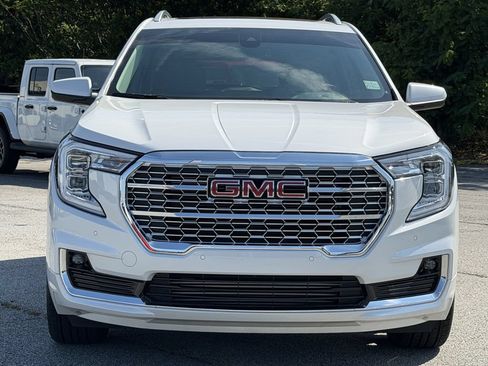 Used 2024 GMC Terrain Denali AWD/4WD image 11