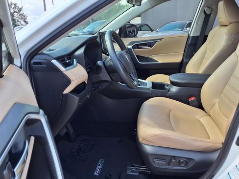 Used 2022 Toyota RAV4 XLE Premium AWD/4WD image 11