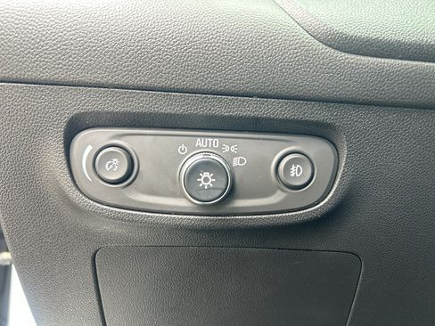 Used 2022 Buick Encore GX Select w/ Safety Package II AWD/4WD image 16