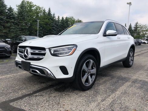 Used 2022 Mercedes-Benz GLC 300 4MATIC w/ Premium Package Lite image 3
