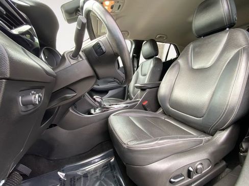Used 2021 Buick Encore GX Essence FWD image 9