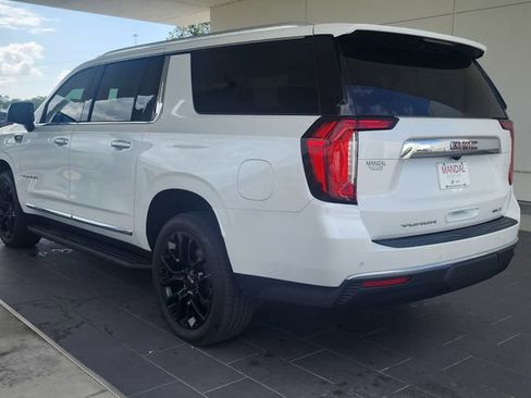 Used 2022 GMC Yukon XL SLT w/ SLT Premium Package image 8