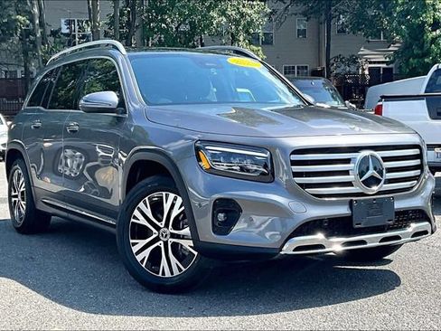 Used 2026 Mercedes-Benz GLB 250 4MATIC image 1