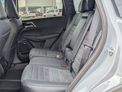 New 2026 Mitsubishi Outlander SE FWD image 24