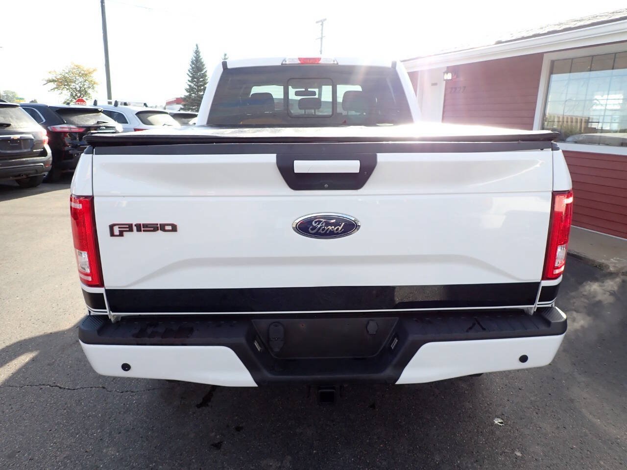Used 2017 Ford F150 XLT w/ Equipment Group 302A Luxury AWD/4WD image 5