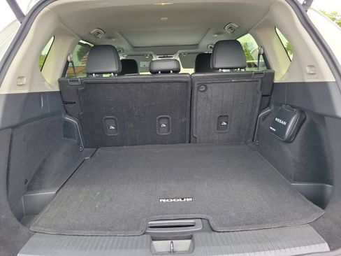 Used 2023 Nissan Rogue SV w/ SV Premium B Package FWD image 8
