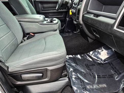 Used 2014 RAM 1500 Express image 32