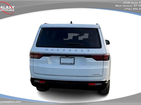 Used 2024 Jeep Wagoneer Series II w/ Flexible Seating Group image 6
