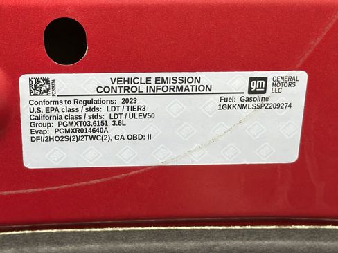 Used 2023 GMC Acadia SLT FWD image 39