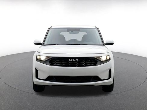Used 2025 Kia Soul LX w/ LX Technology Package FWD image 2
