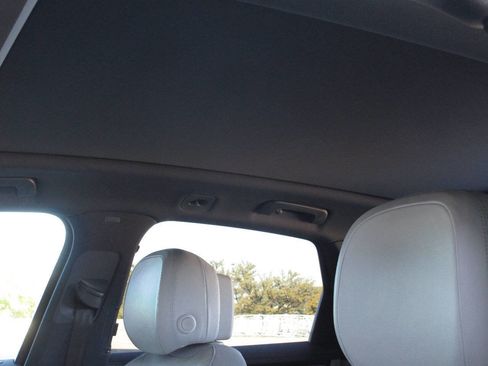 Used 2019 Porsche Cayenne image 25