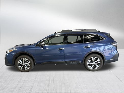 Certified 2022 Subaru Outback Touring XT AWD/4WD image 4