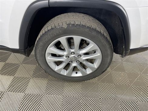 Used 2017 Jeep Grand Cherokee Limited image 20