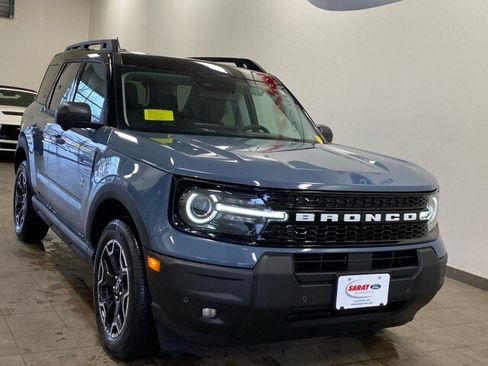 New 2025 Ford Bronco Sport Outer Banks w/ Outer Banks Tech Package+ AWD/4WD image 2