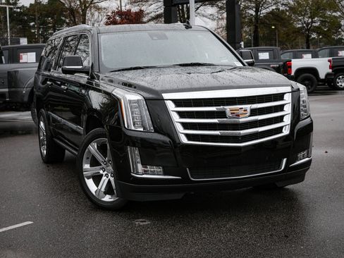 Used 2020 Cadillac Escalade ESV Premium Luxury image 5
