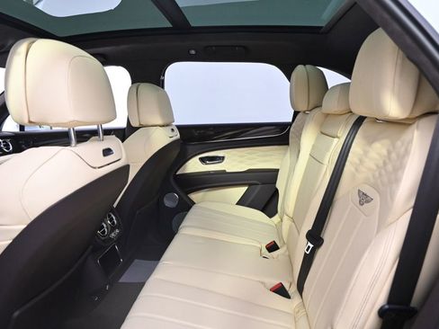 New 2025 Bentley Bentayga AWD/4WD image 21