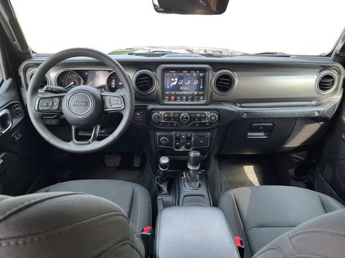 Used 2023 Jeep Wrangler Unlimited w/ Sun & Screen Package AWD/4WD image 10