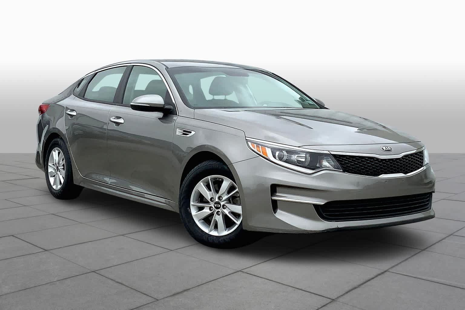 Used 2018 Kia Optima LX FWD image 3
