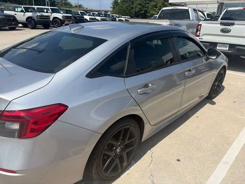Used 2023 Honda Civic Sport image 11
