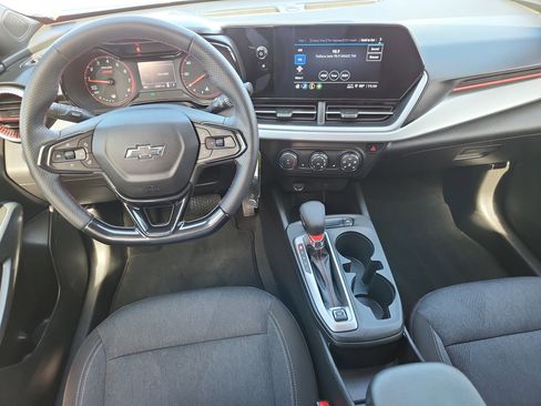 Used 2024 Chevrolet Trax RS w/ Driver Confidence Package image 9