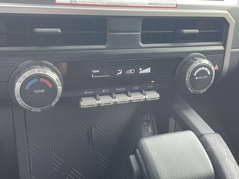 Used 2025 Toyota 4Runner SR5 AWD/4WD image 18