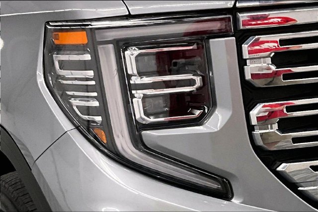 Used 2024 GMC Sierra 1500 Denali w/ Denali Reserve Package AWD/4WD image 37