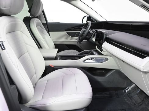 New 2026 Lincoln Nautilus Reserve AWD/4WD image 16