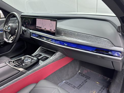Used 2023 BMW 740i RWD image 15