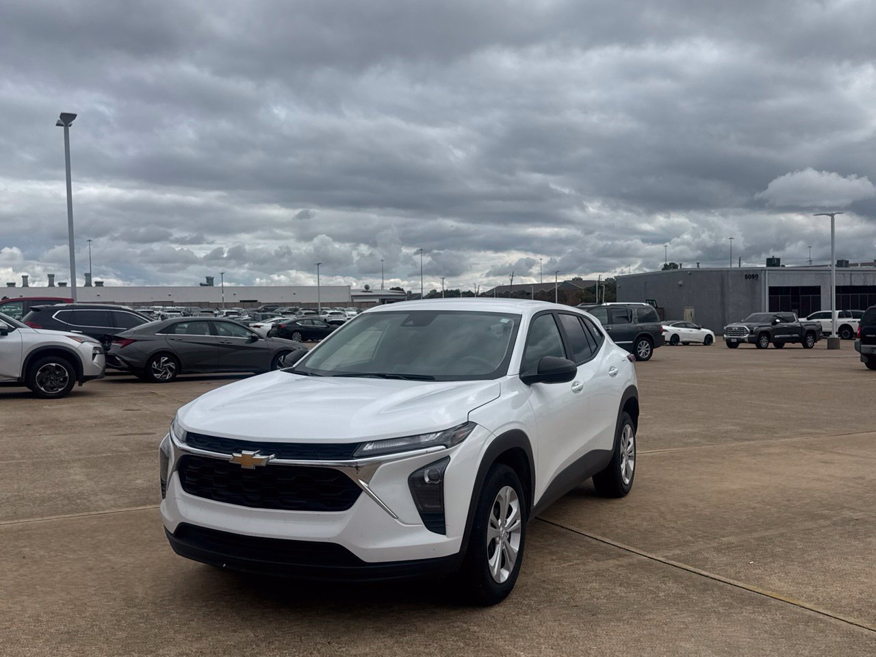Used 2025 Chevrolet Trax LS FWD image 8