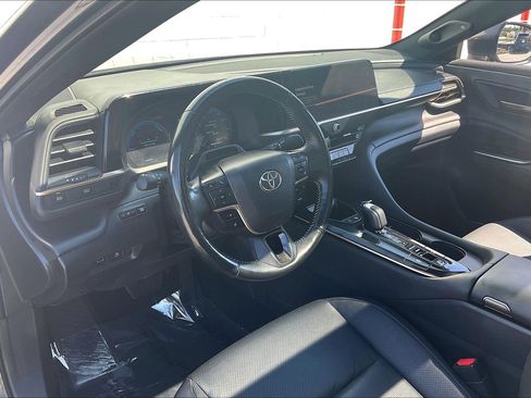 Used 2024 Toyota Crown Platinum AWD/4WD image 18