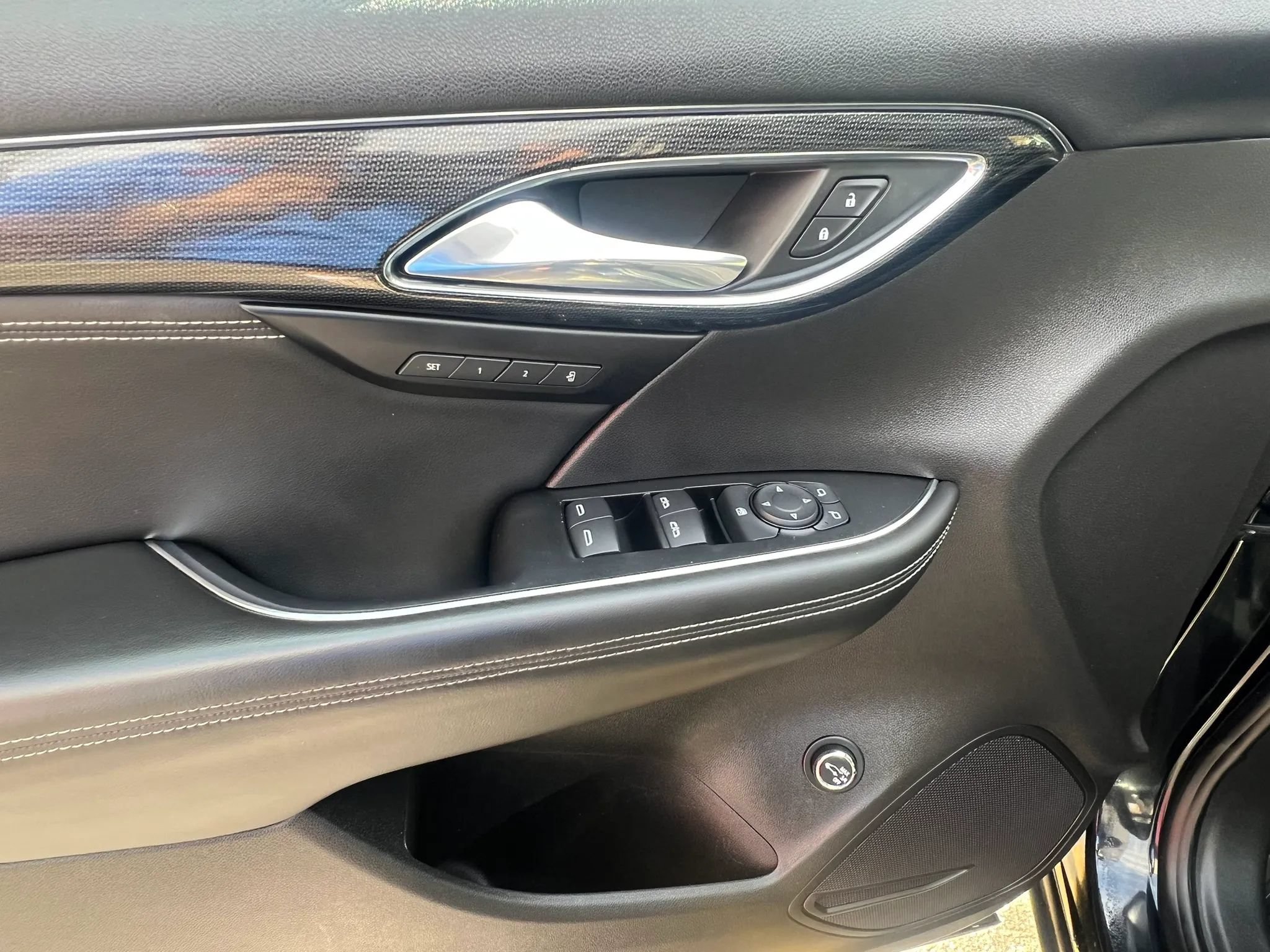 Used 2023 Buick Envision Essence FWD image 13