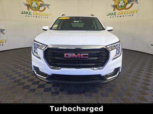 Used 2022 GMC Terrain SLE w/ Driver Convenience Package AWD/4WD image 2