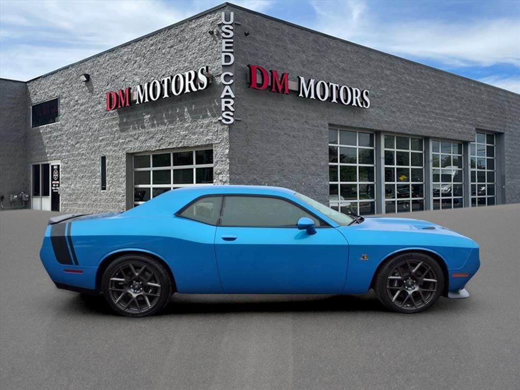 Used 2016 Dodge Challenger R/T Scat Pack w/ Leather Interior Group RWD image 6