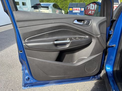 Used 2019 Ford Escape Titanium w/ U9j03 - Titanium Tow Package AWD/4WD image 16
