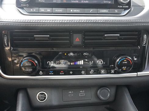 Used 2021 Nissan Rogue SL AWD/4WD image 52