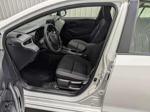 Used 2025 Toyota Corolla LE image 14