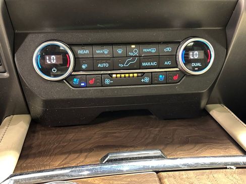 Used 2020 Ford Expedition Platinum image 44