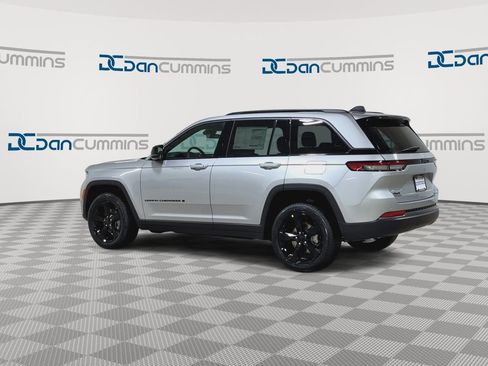 New 2026 Jeep Grand Cherokee Limited w/ Limited Altitude Package AWD/4WD image 7