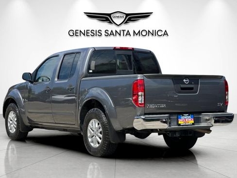 Used 2020 Nissan Frontier SV w/ SV Utility Package RWD image 6